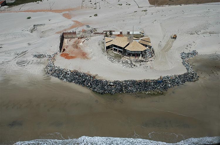 casa pé na areia, litoral leste do Ceará